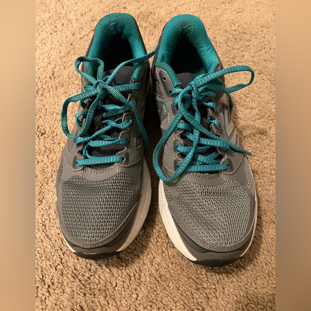 New balance shoes
